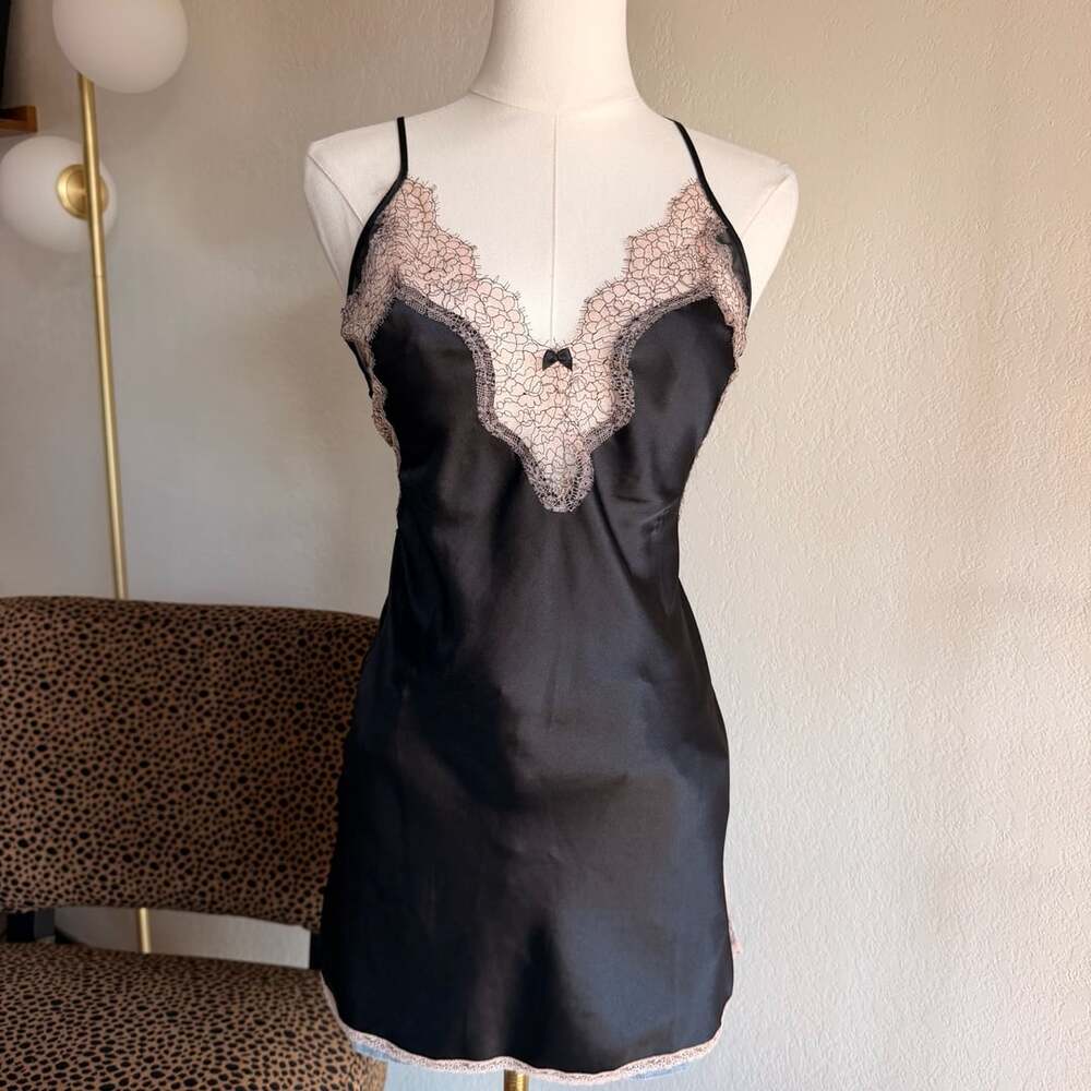 Victoria's Secret Lace Trim Satin Chemise Size M Black